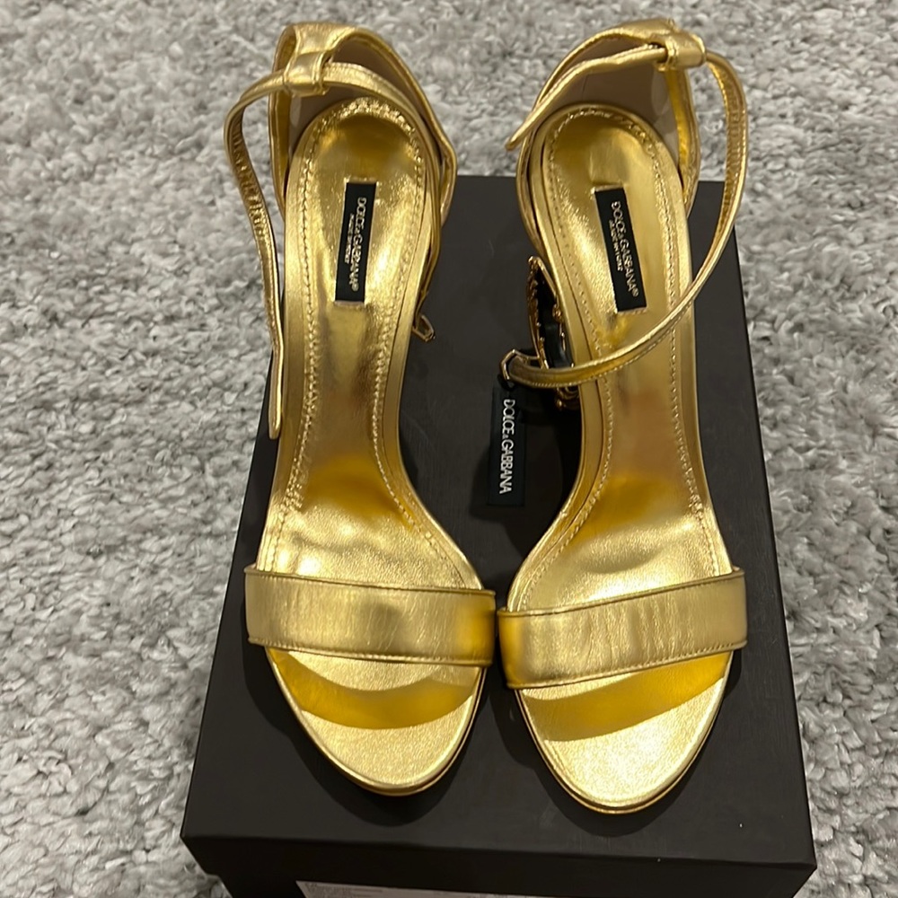 Gold Dolce & Gabbana heels
